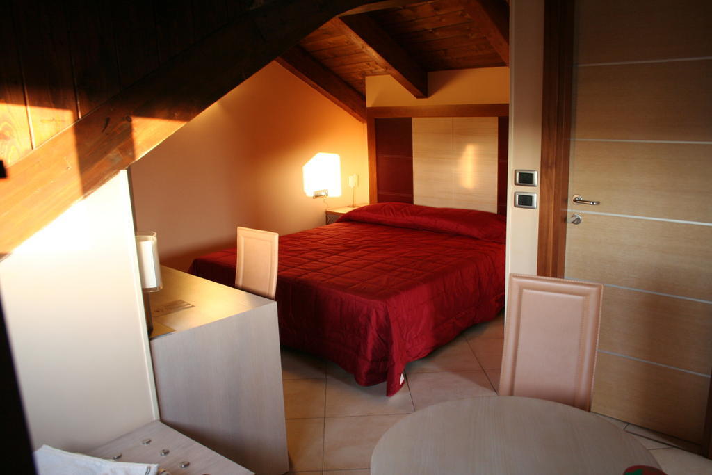 Hotel Conte Ruggero Serra San Bruno Bilik gambar