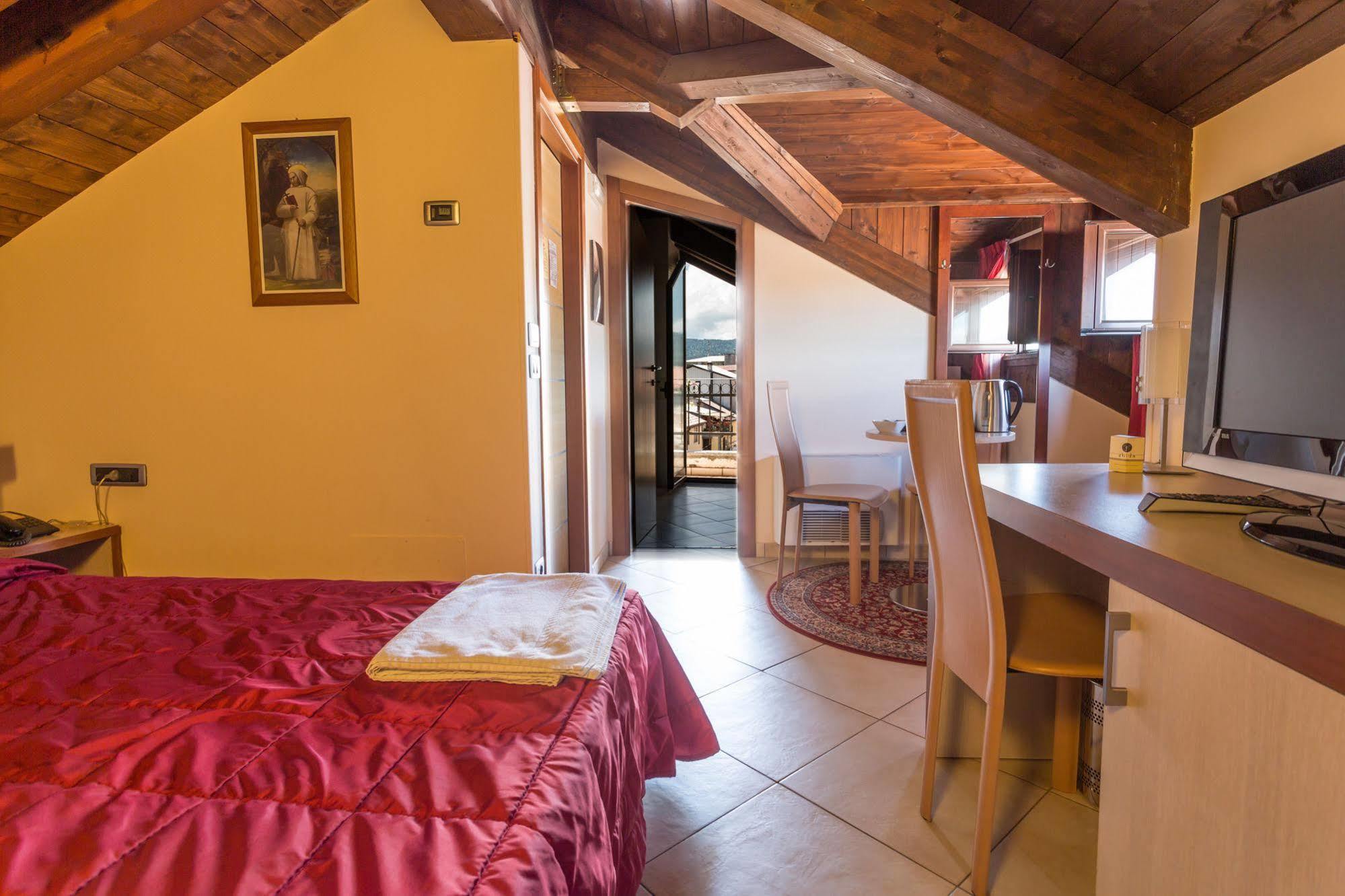 Hotel Conte Ruggero Serra San Bruno Luaran gambar