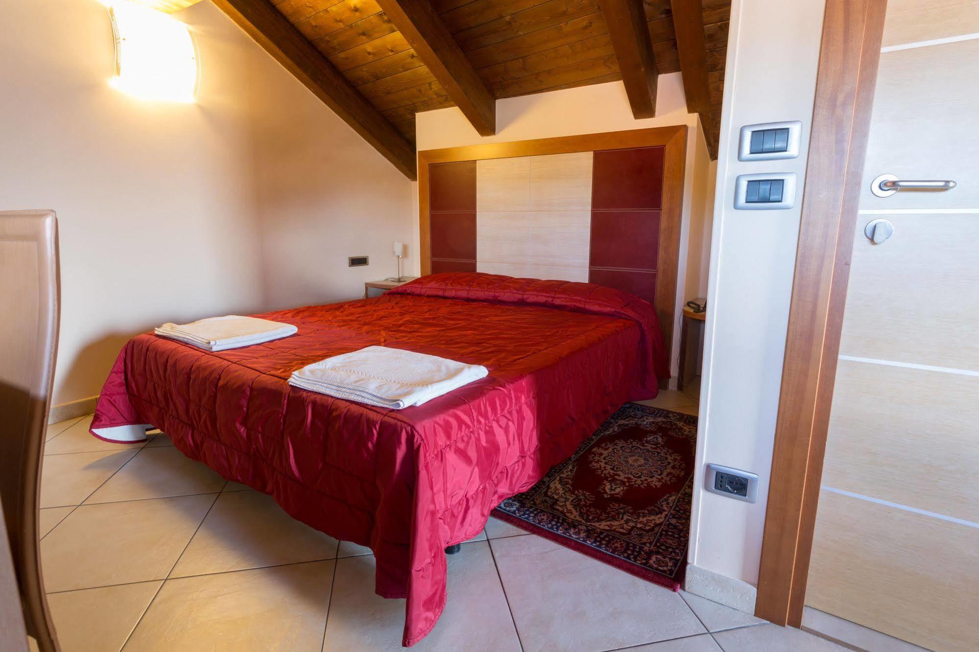 Hotel Conte Ruggero Serra San Bruno Luaran gambar