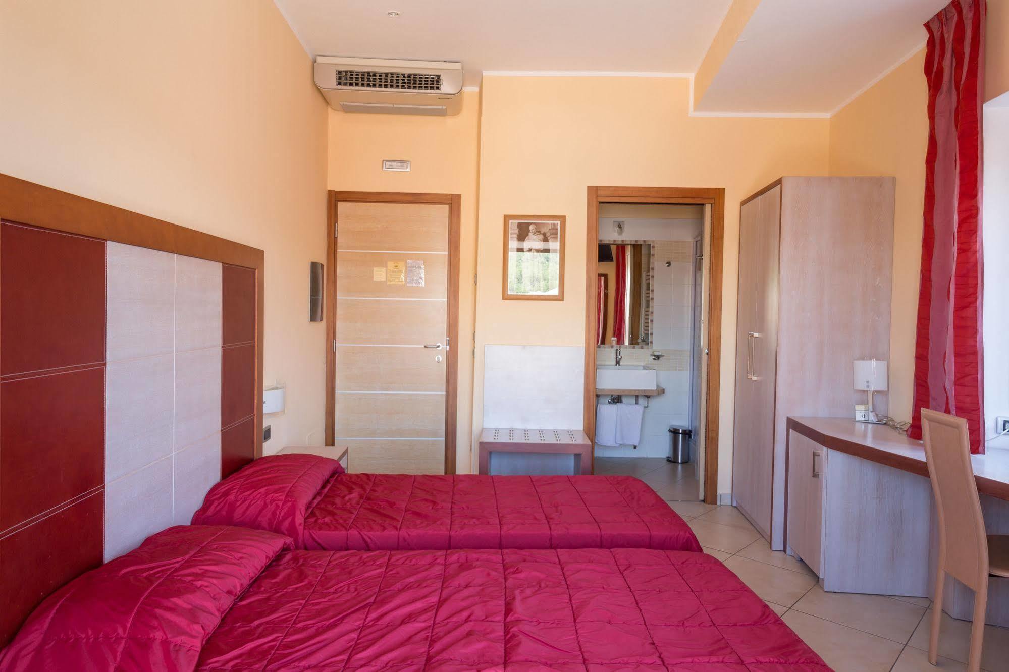 Hotel Conte Ruggero Serra San Bruno Luaran gambar
